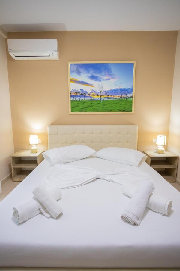 Jordan'S Hotel Vlore Exterior photo